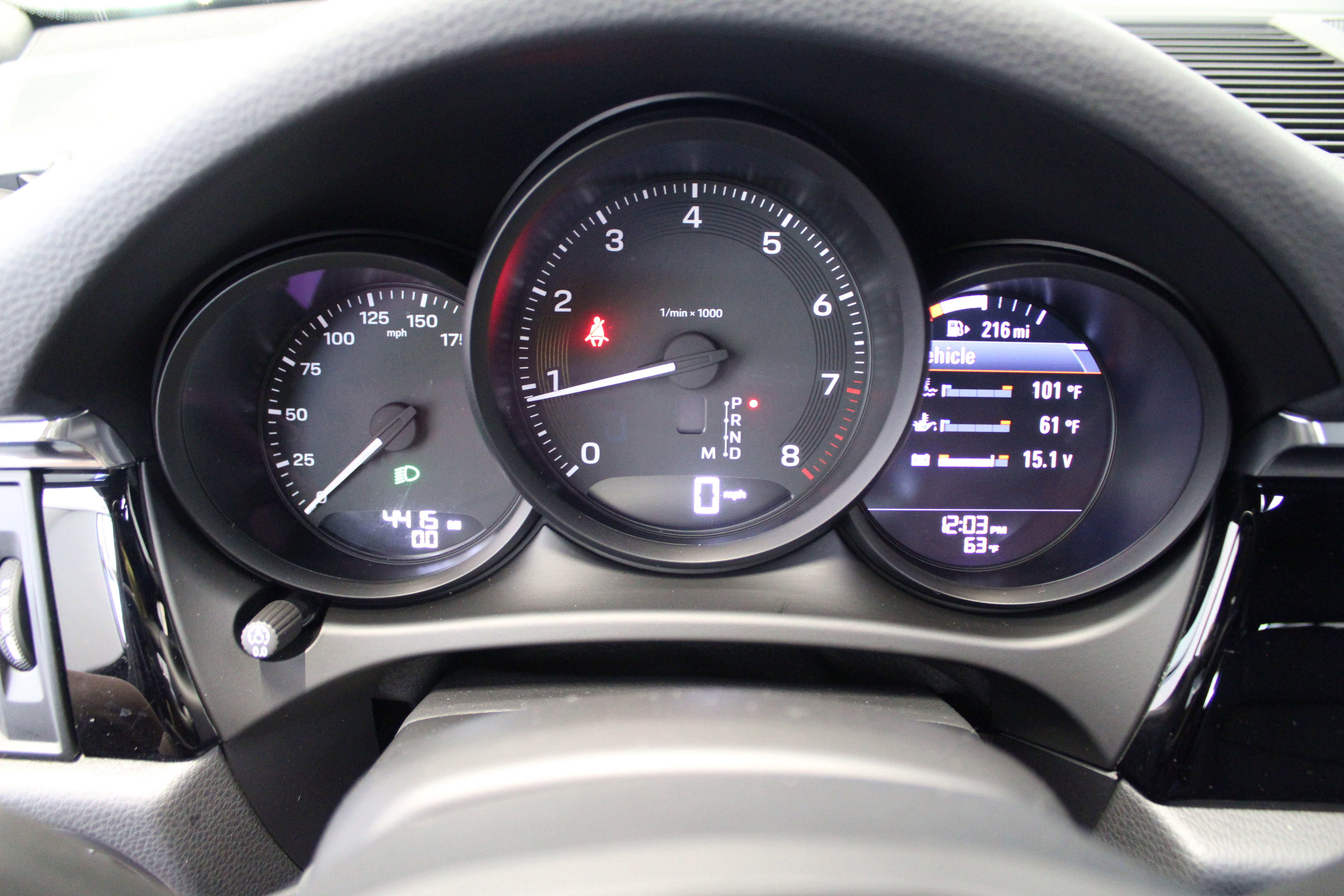 Certified 2025 Porsche Macan image 18