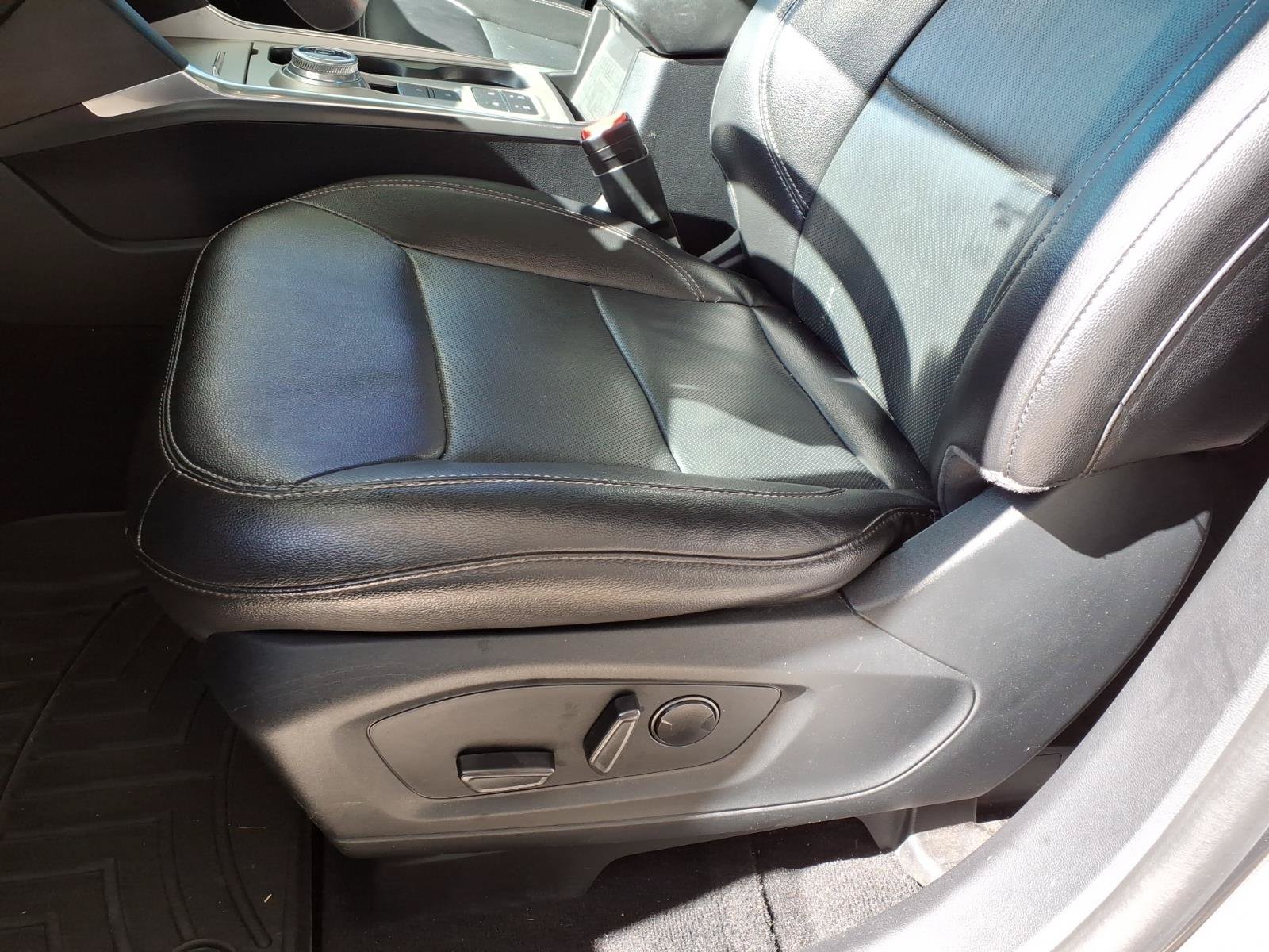 Used 2021 Ford Explorer Limited w/ Equipment Group 301A RWD image 4