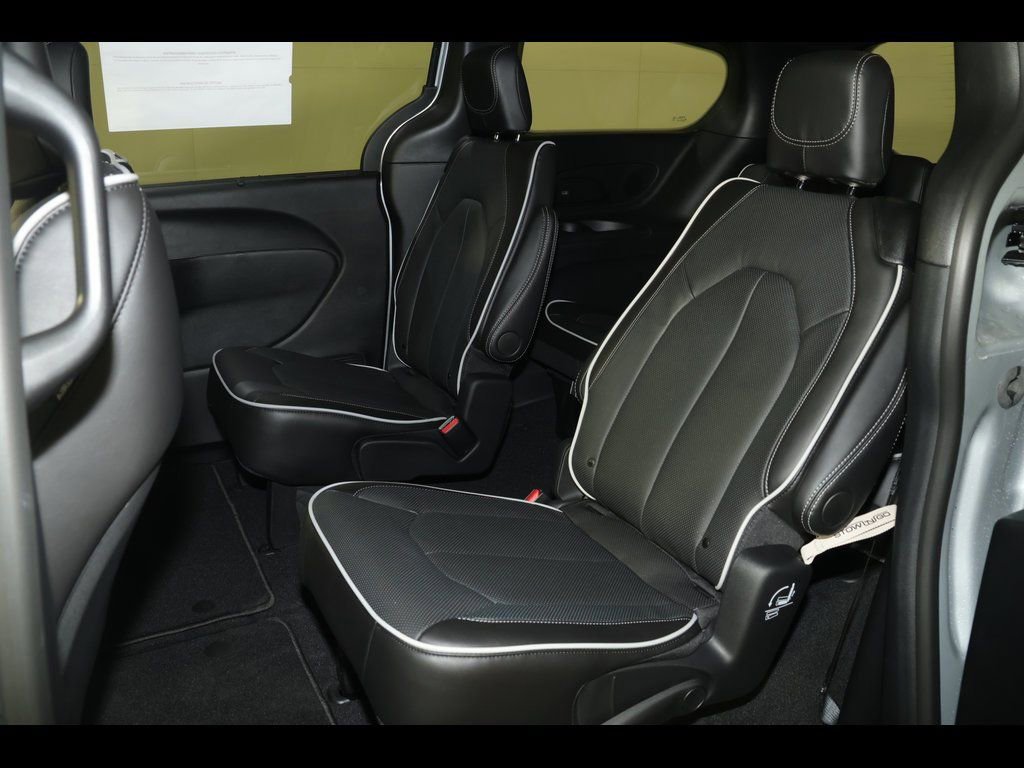 New 2026 Chrysler Pacifica Limited w/ S Appearance Package image 26