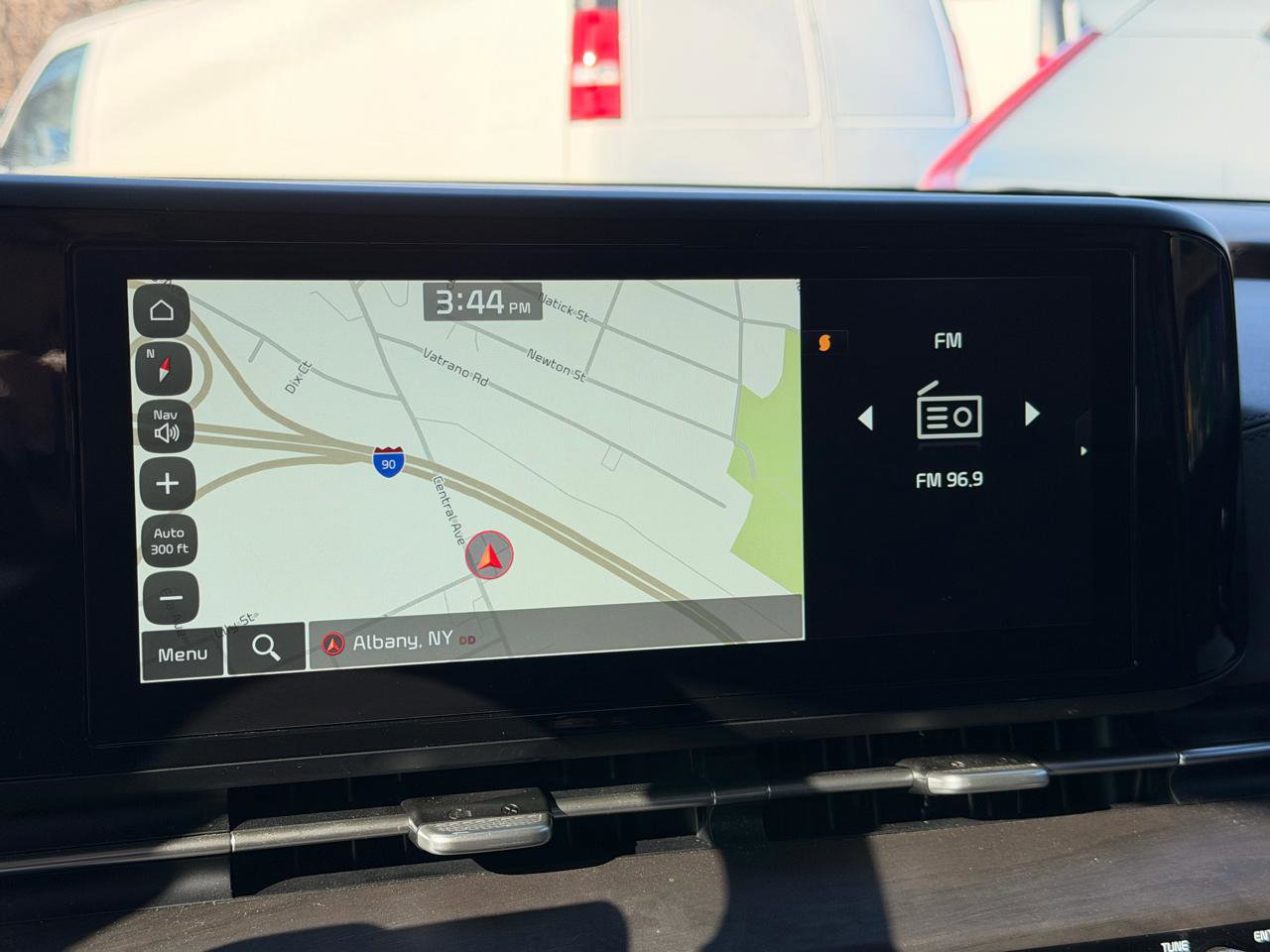 Used 2024 Kia Carnival EX image 41