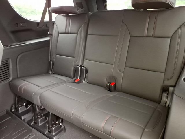 New 2026 Chevrolet Suburban RST w/ Comfort Package AWD/4WD image 10