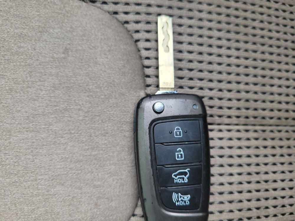 Used 2019 Hyundai Santa Fe SE AWD/4WD image 32