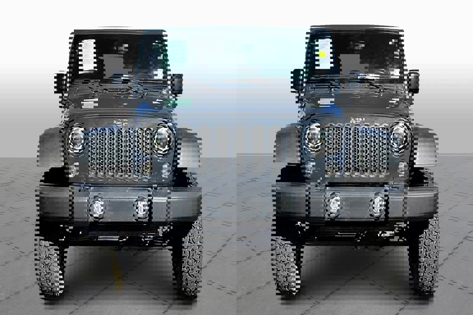 Used 2016 Jeep Wrangler Unlimited Rubicon w/ Connectivity Group image 3