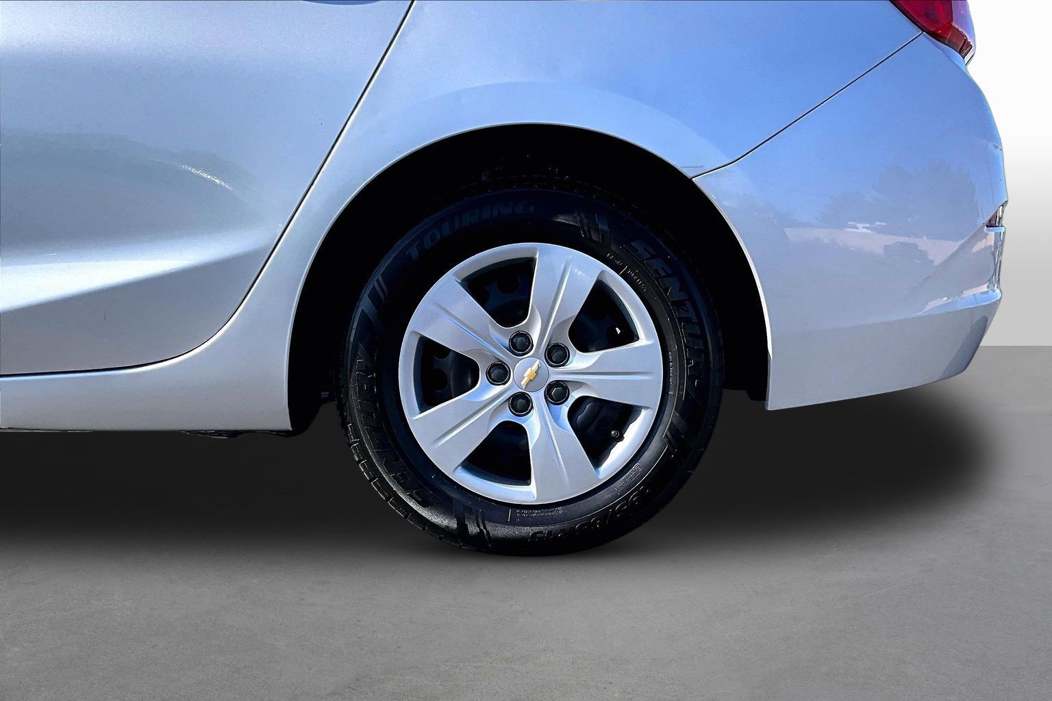 Used 2018 Chevrolet Cruze LS FWD image 8