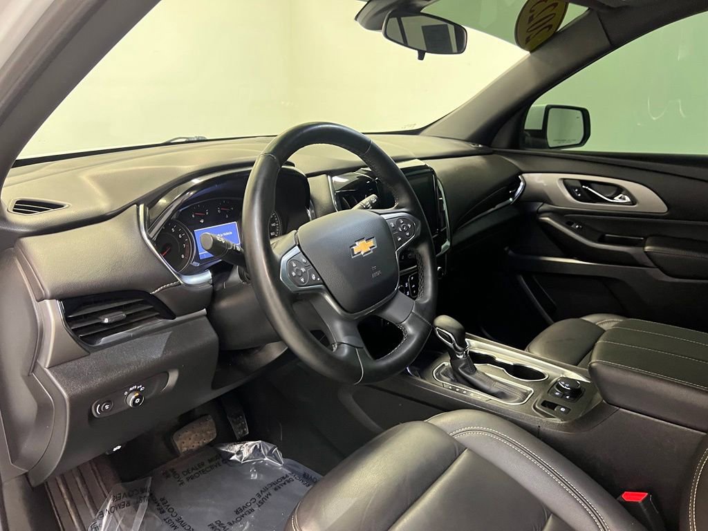 Used 2023 Chevrolet Traverse LT FWD image 16