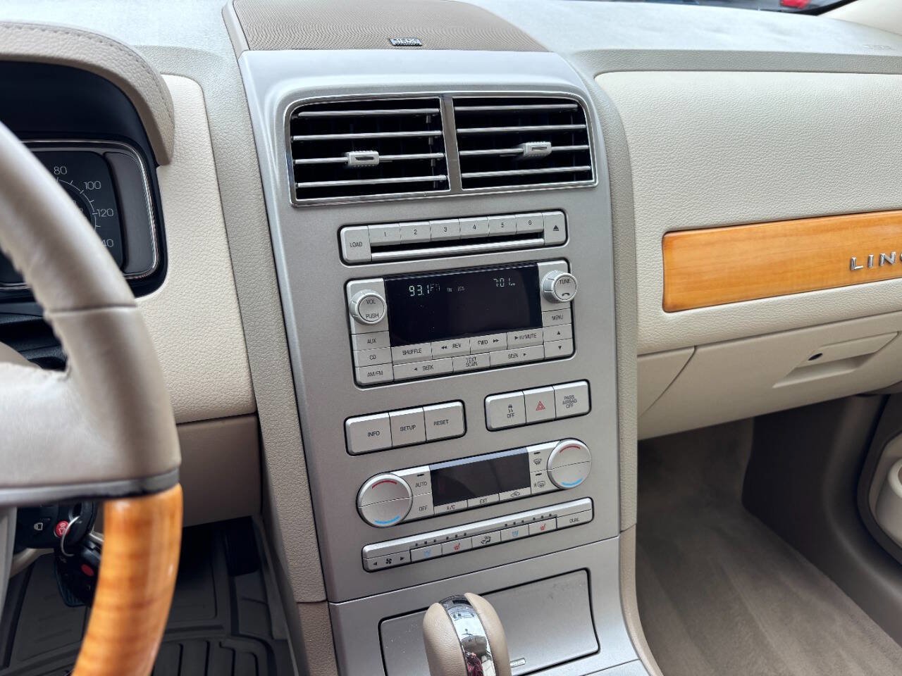 Used 2007 Lincoln MKX Base 4dr SUV image 15