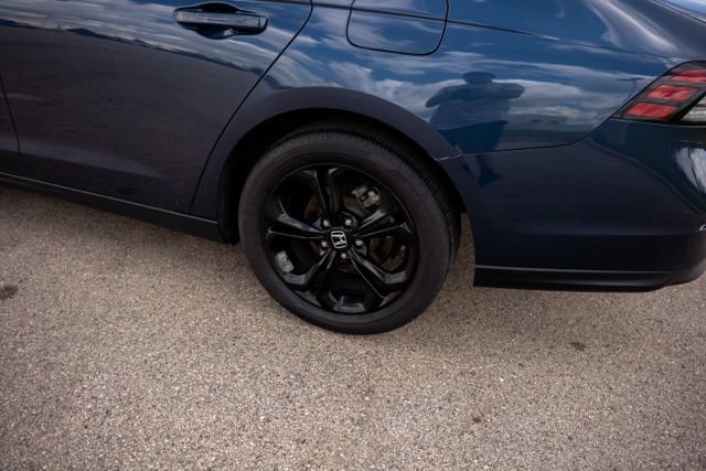 Used 2025 Honda Accord SE image 11