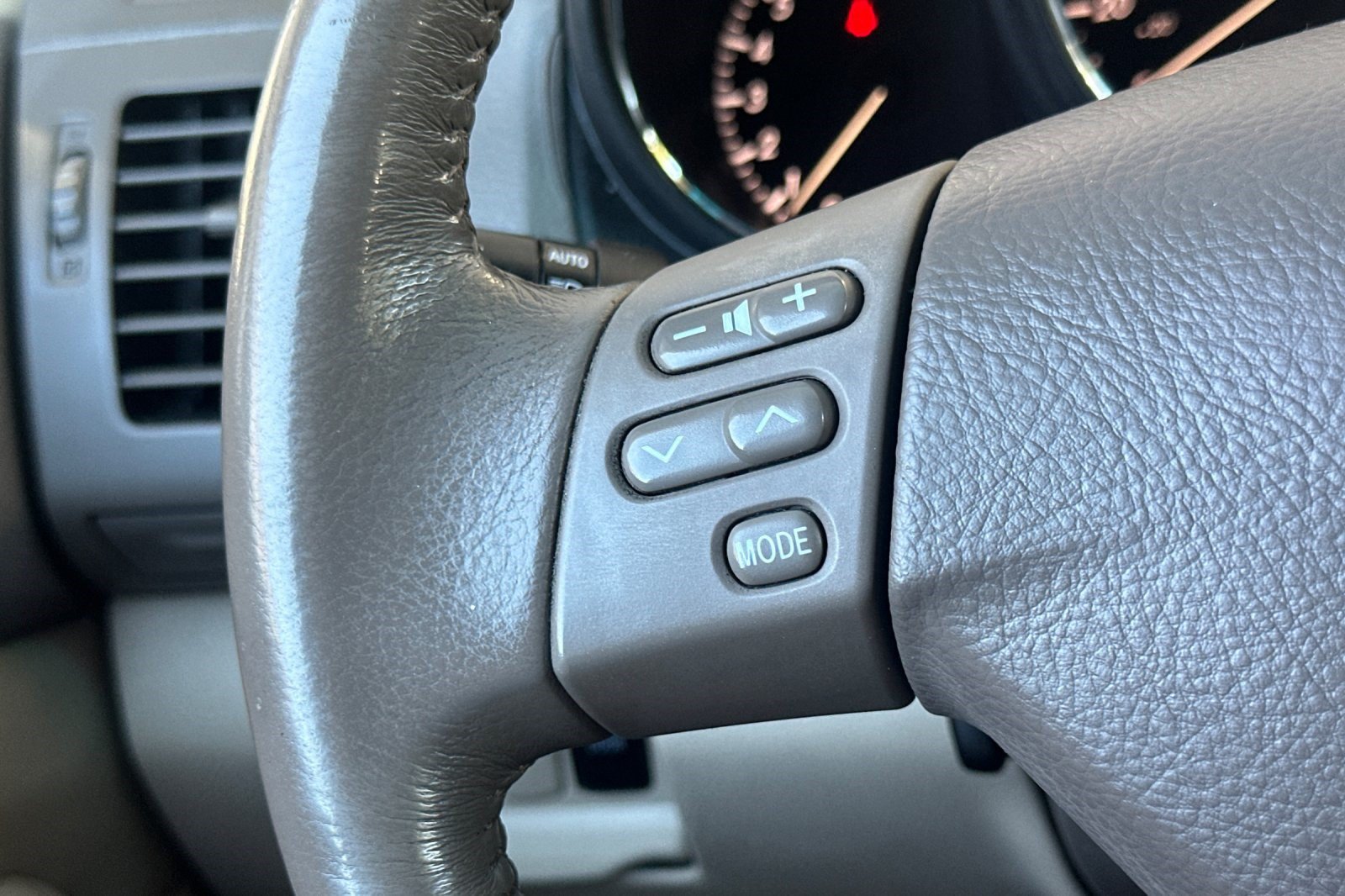 Used 2006 Lexus RX 330 AWD w/ Premium Plus Pkg image 28