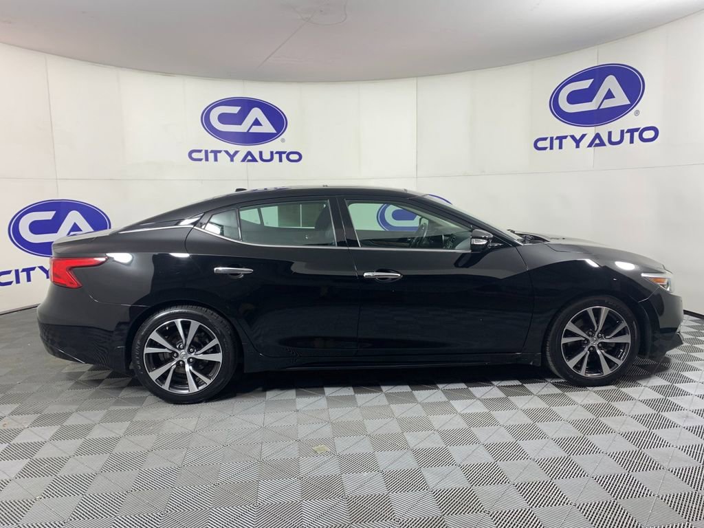 Used 2017 Nissan Maxima Platinum image 2