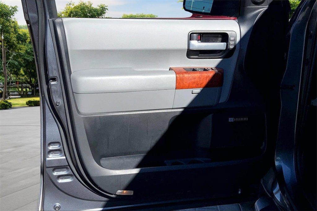 Used 2020 Toyota Sequoia Platinum image 20