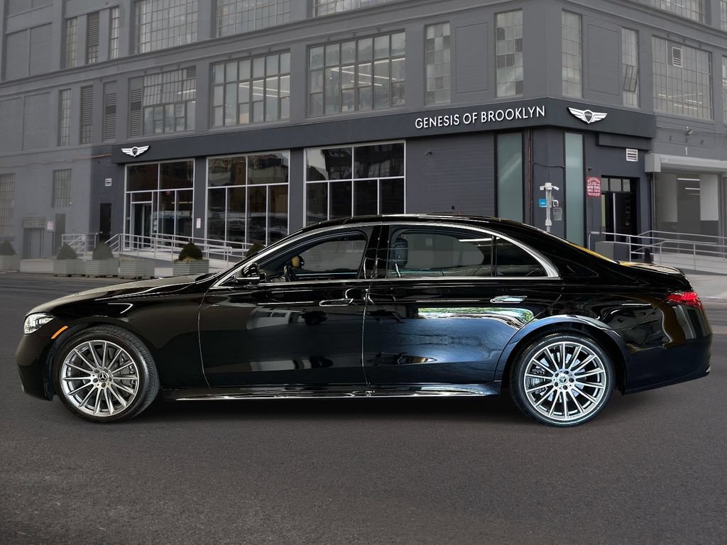Used 2023 Mercedes-Benz S 580 4MATIC Sedan image 2