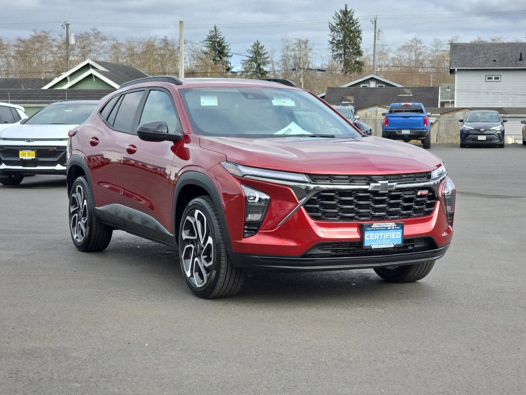 Certified 2025 Chevrolet Trax RS w/ Sunroof Package image 2