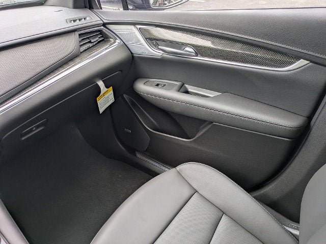 New 2026 Cadillac XT5 Sportv w/ LPO, Floor Liner Package AWD/4WD image 16