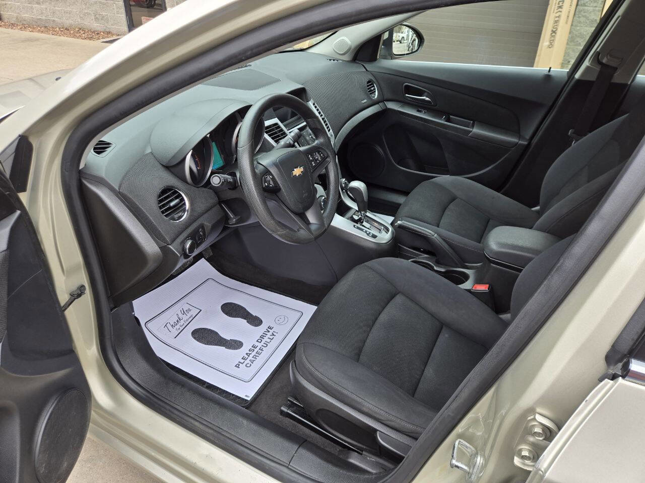 Used 2016 Chevrolet Cruze LT FWD image 10