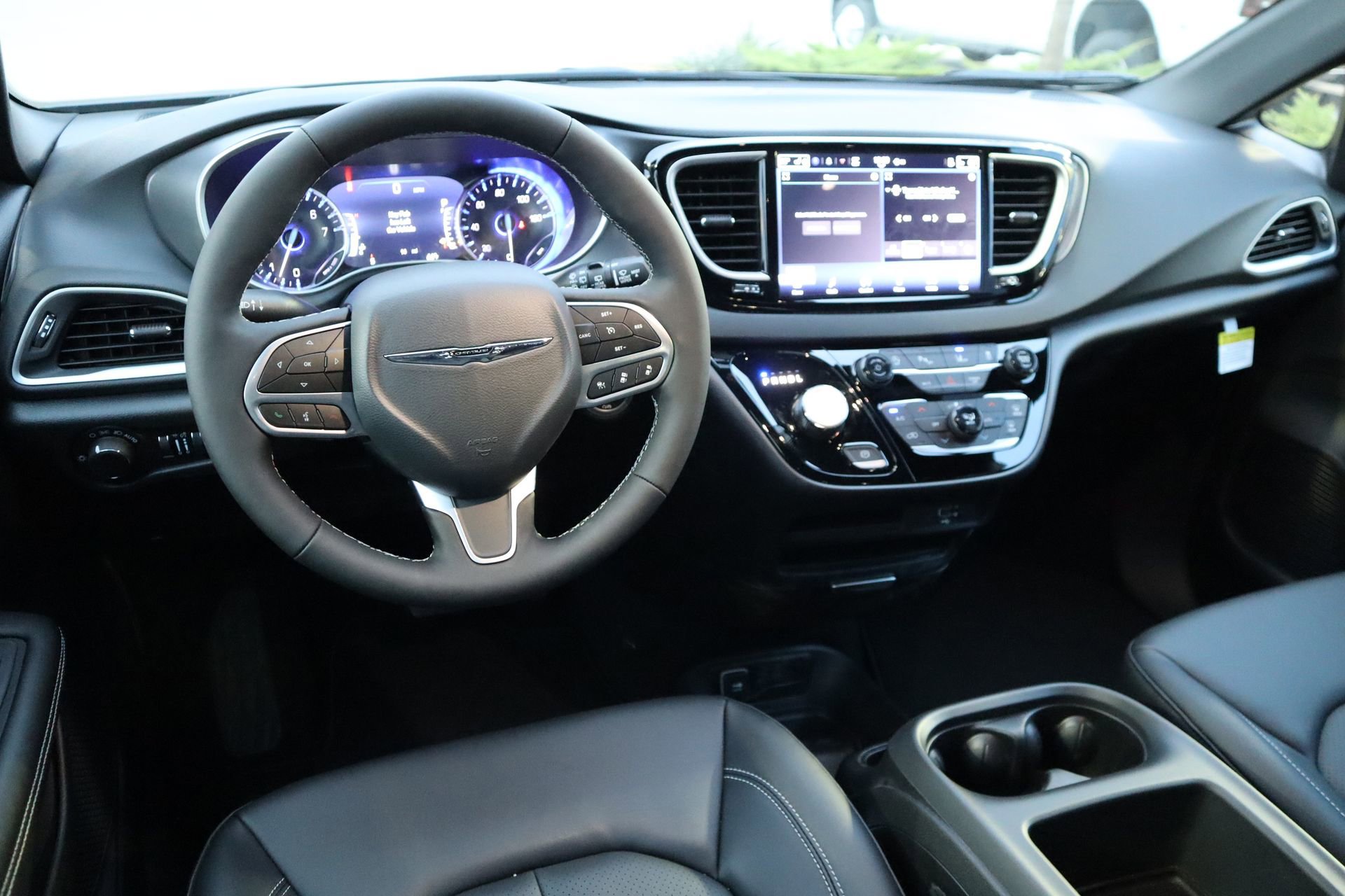 New 2026 Chrysler Voyager LX image 2