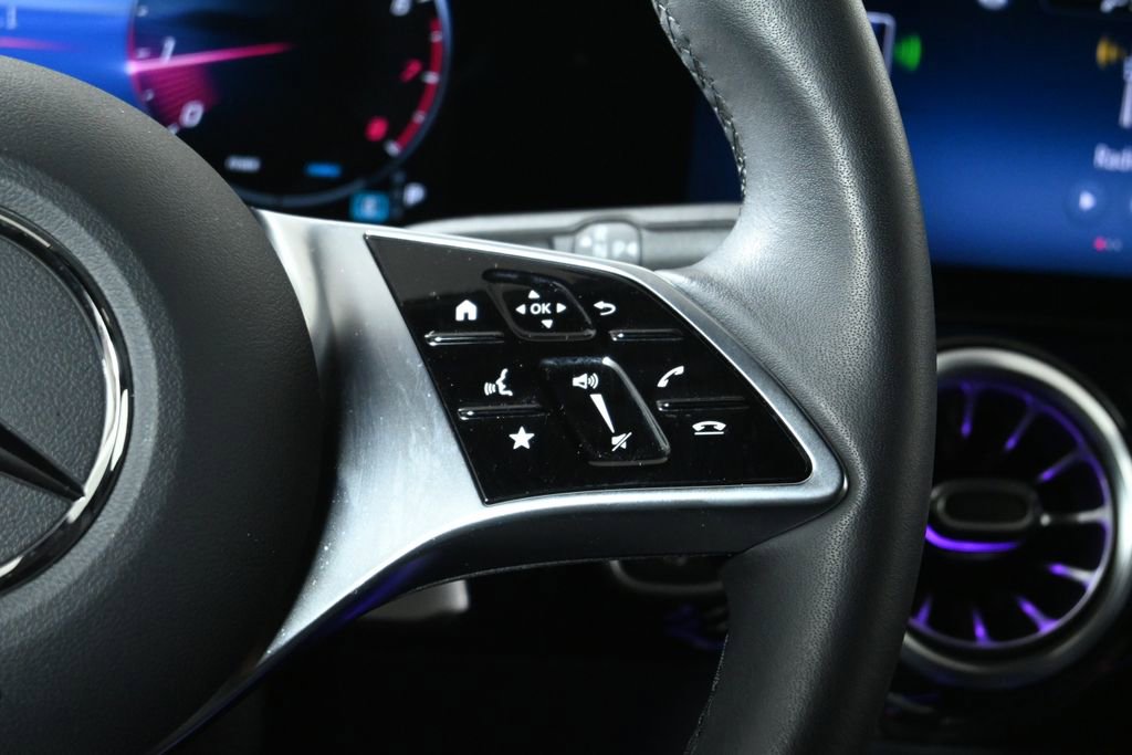 Certified 2025 Mercedes-Benz GLA 250 4MATIC image 16