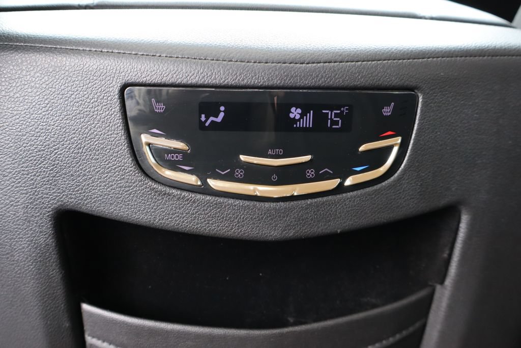Used 2016 Cadillac Escalade ESV Luxury RWD image 30