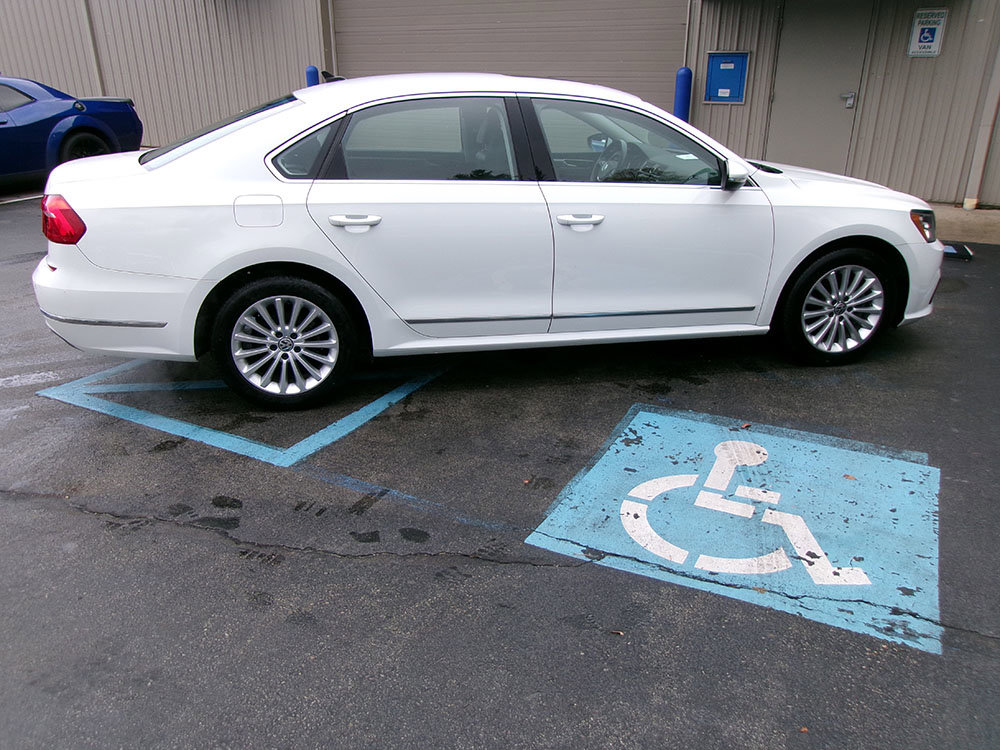 Used 2016 Volkswagen Passat 1.8T SE FWD image 5
