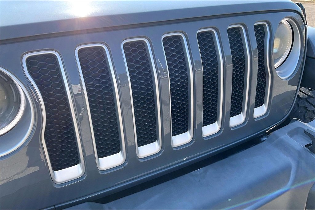 Used 2022 Jeep Wrangler Unlimited Sahara w/ LED Lighting Group image 27