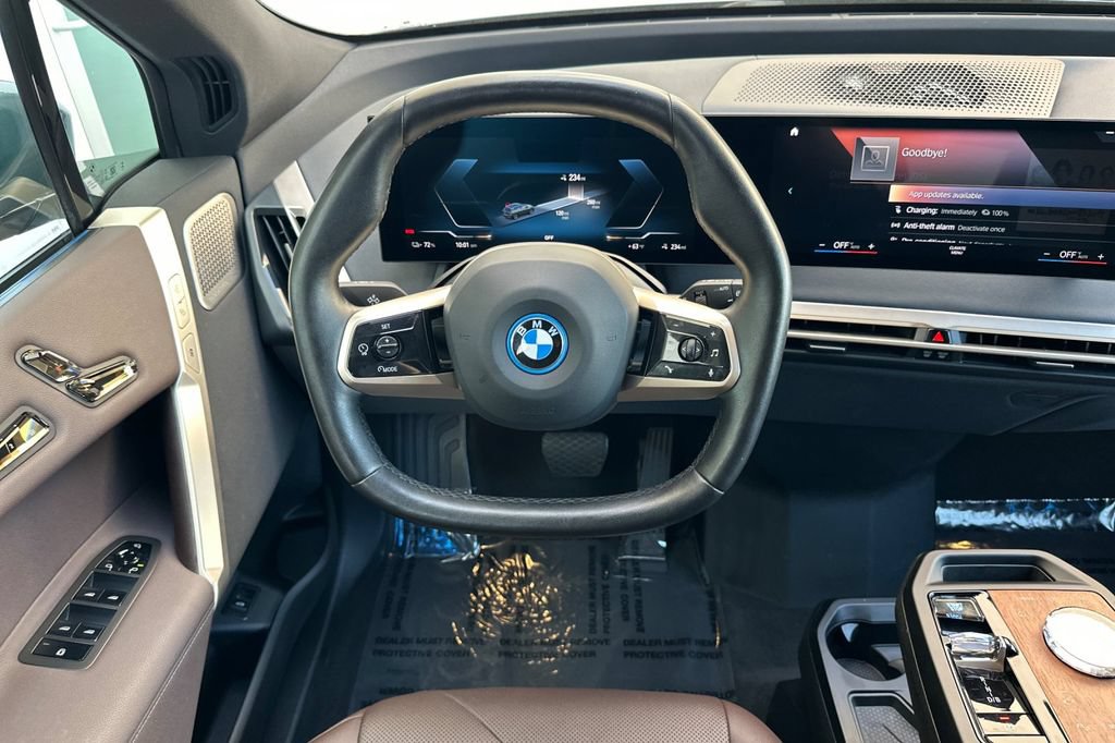 Used 2022 BMW iX xDrive50 w/ Premium Package AWD/4WD image 15