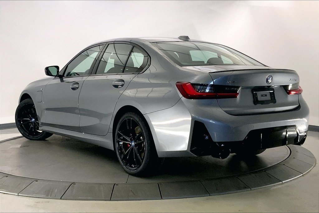 Certified 2024 BMW 330e xDrive w/ Premium Package AWD/4WD image 10