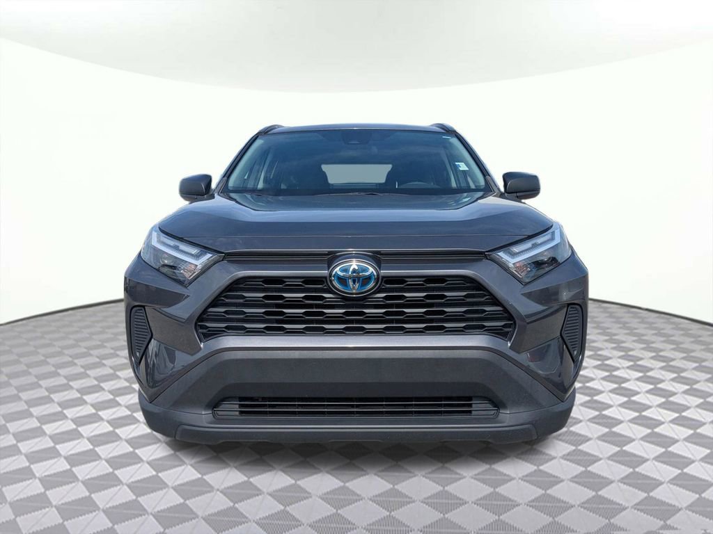 Used 2024 Toyota RAV4 LE AWD/4WD image 8