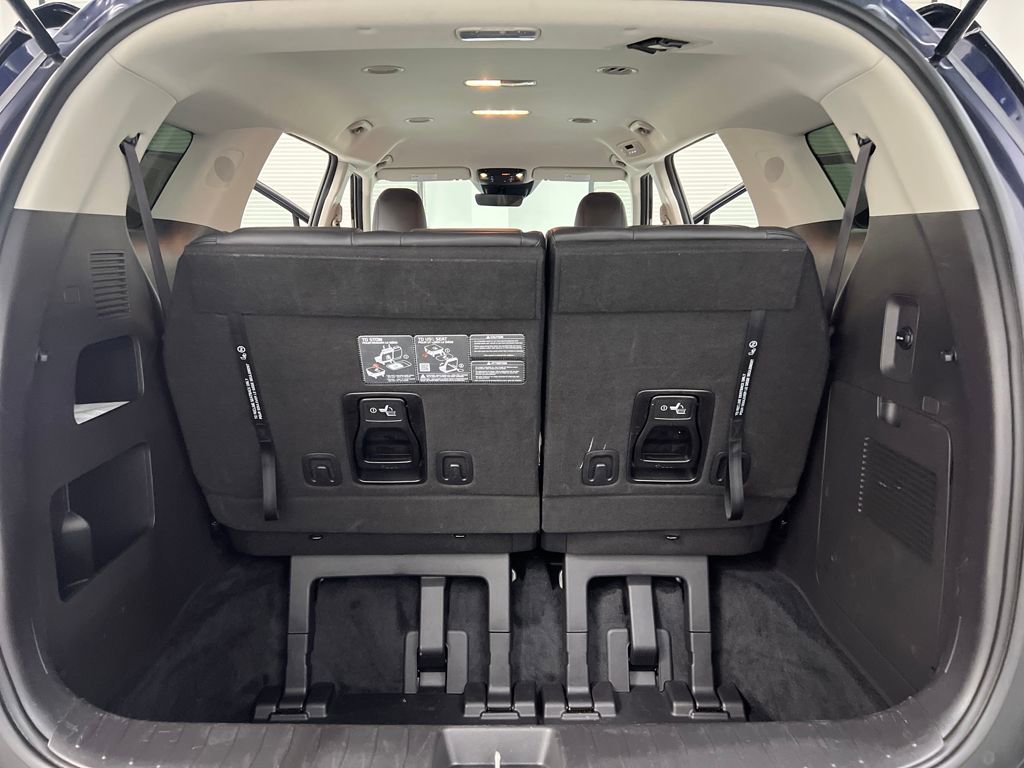 Used 2025 Kia Carnival image 38