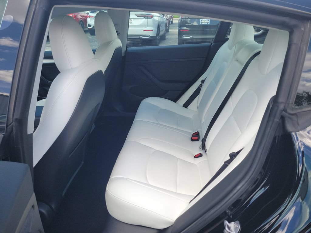 Used 2023 Tesla Model 3 Standard Range RWD image 9