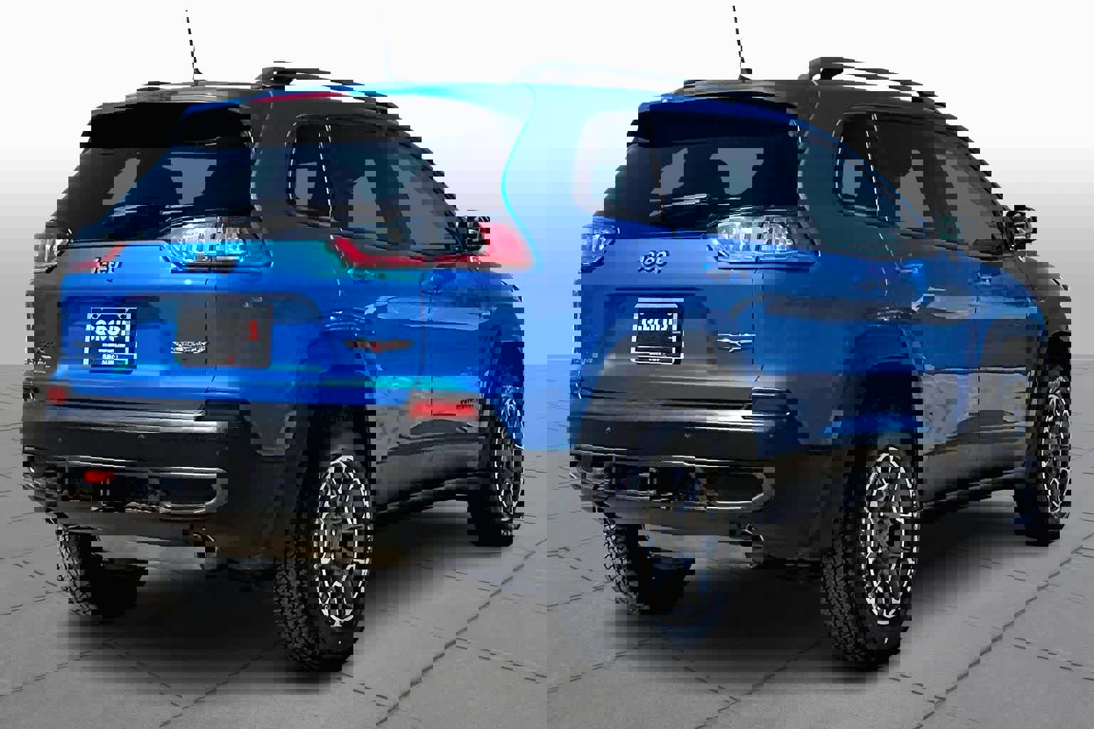 Used 2021 Jeep Cherokee Trailhawk w/ Technology Group image 12