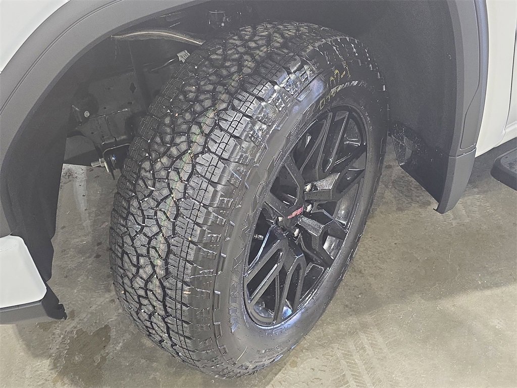 New 2026 GMC Sierra 1500 Elevation image 31