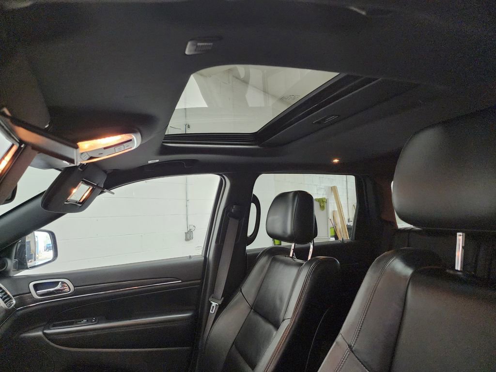 Used 2022 Jeep Grand Cherokee Limited image 24