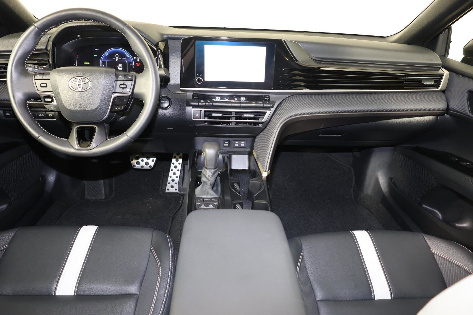Used 2025 Toyota Camry SE FWD image 10