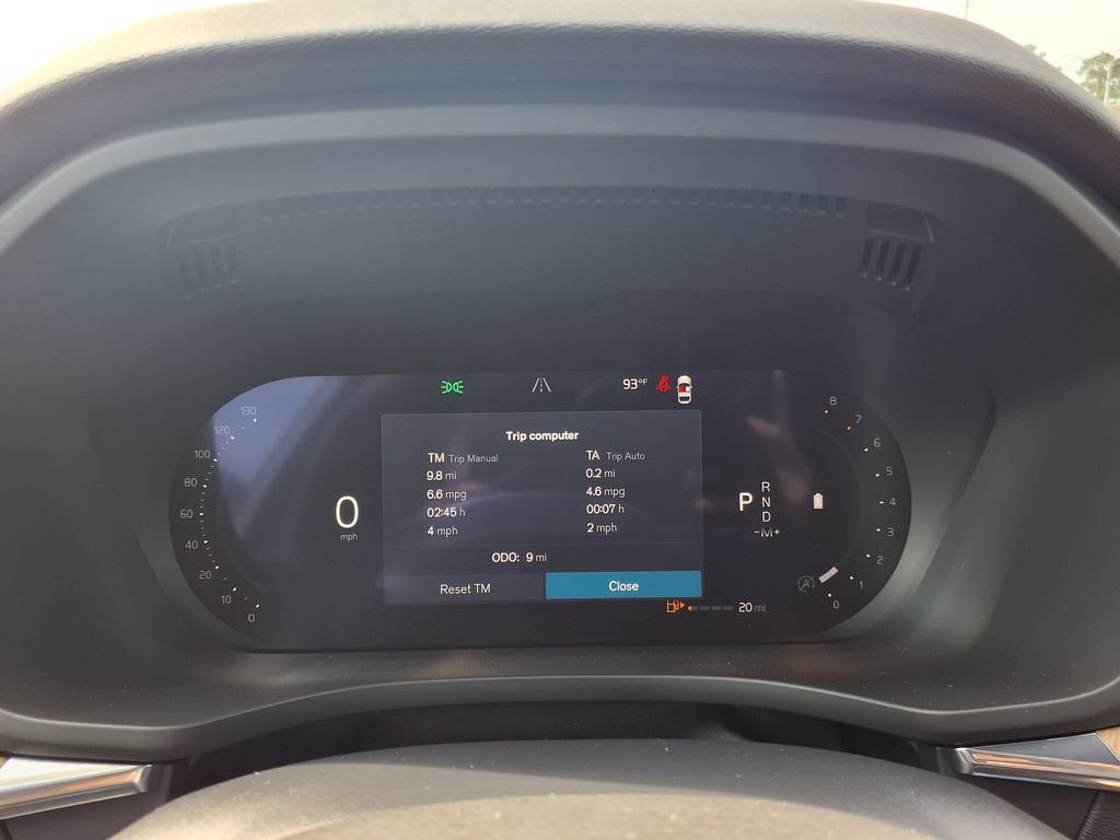 New 2026 Volvo XC60 B5 Plus w/ Protection Package Premier AWD/4WD image 28