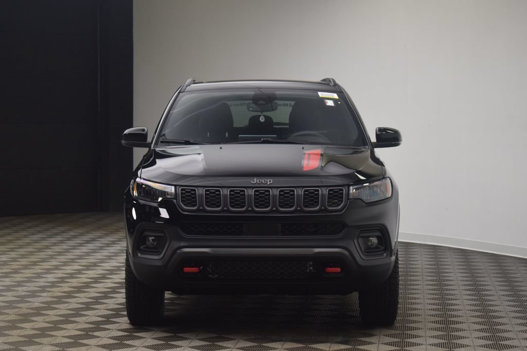 New 2026 Jeep Compass Trailhawk w/ Sun, Sound & Navigation Group AWD/4WD video 2