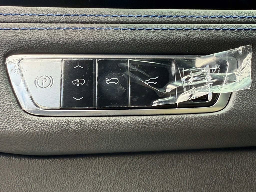 New 2025 Cadillac Escalade IQ Luxury 1 AWD/4WD image 18