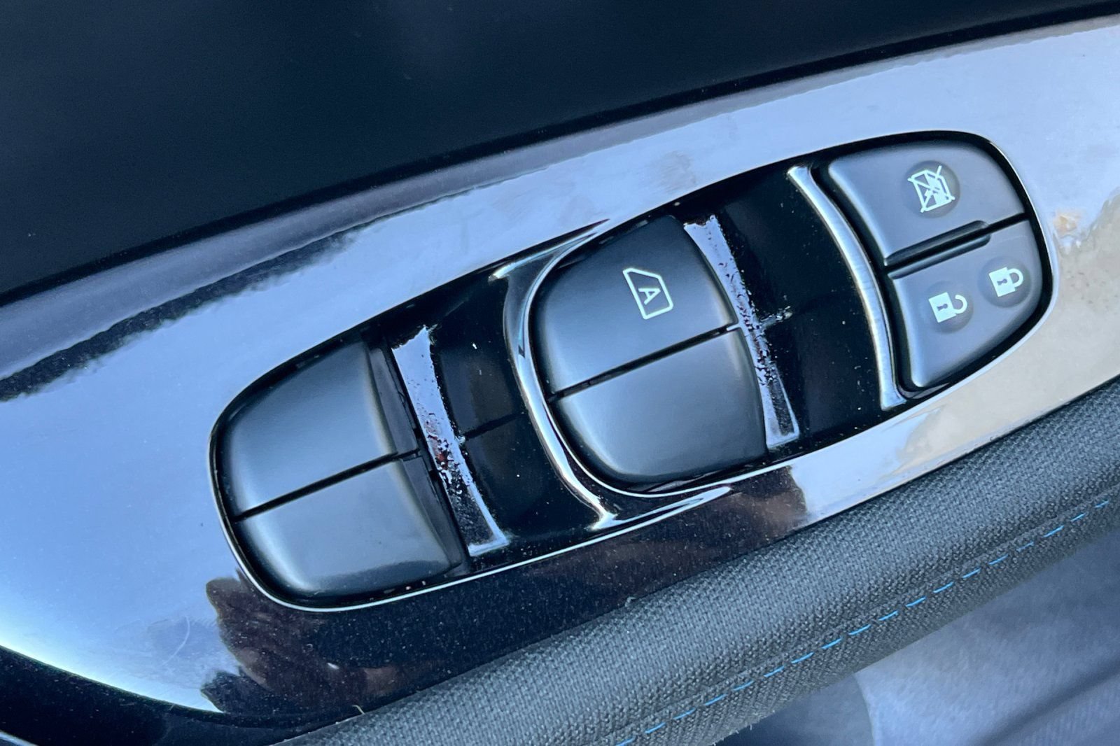 Certified 2024 Nissan Leaf SV Plus FWD image 12