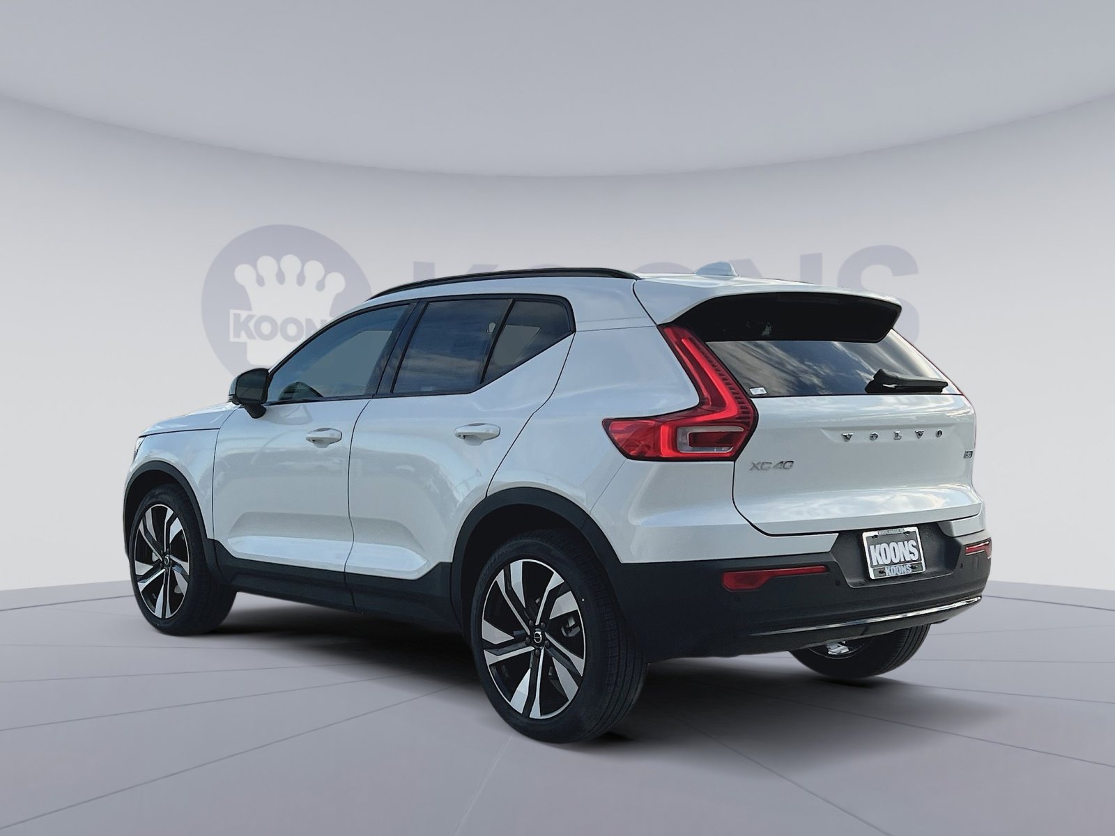 New 2026 Volvo XC40 B5 Ultra w/ Protection Package Premier image 4