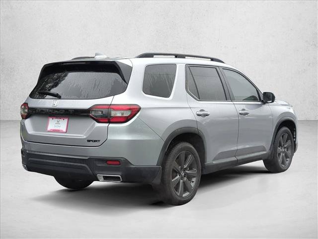Used 2024 Honda Pilot Sport image 5