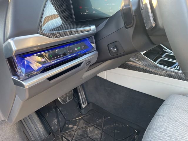 Used 2023 BMW 760i xDrive image 15