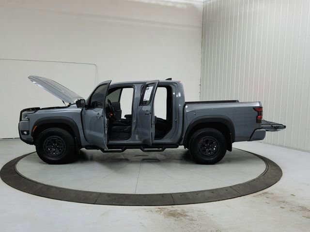 Used 2025 Nissan Frontier PRO-4X w/ Pro Convenience Package image 12