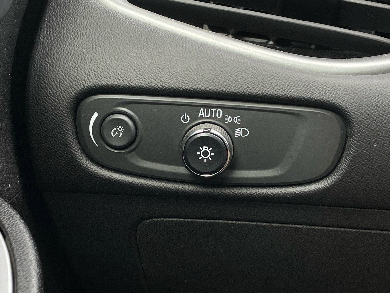 Used 2022 Chevrolet Malibu LS image 14