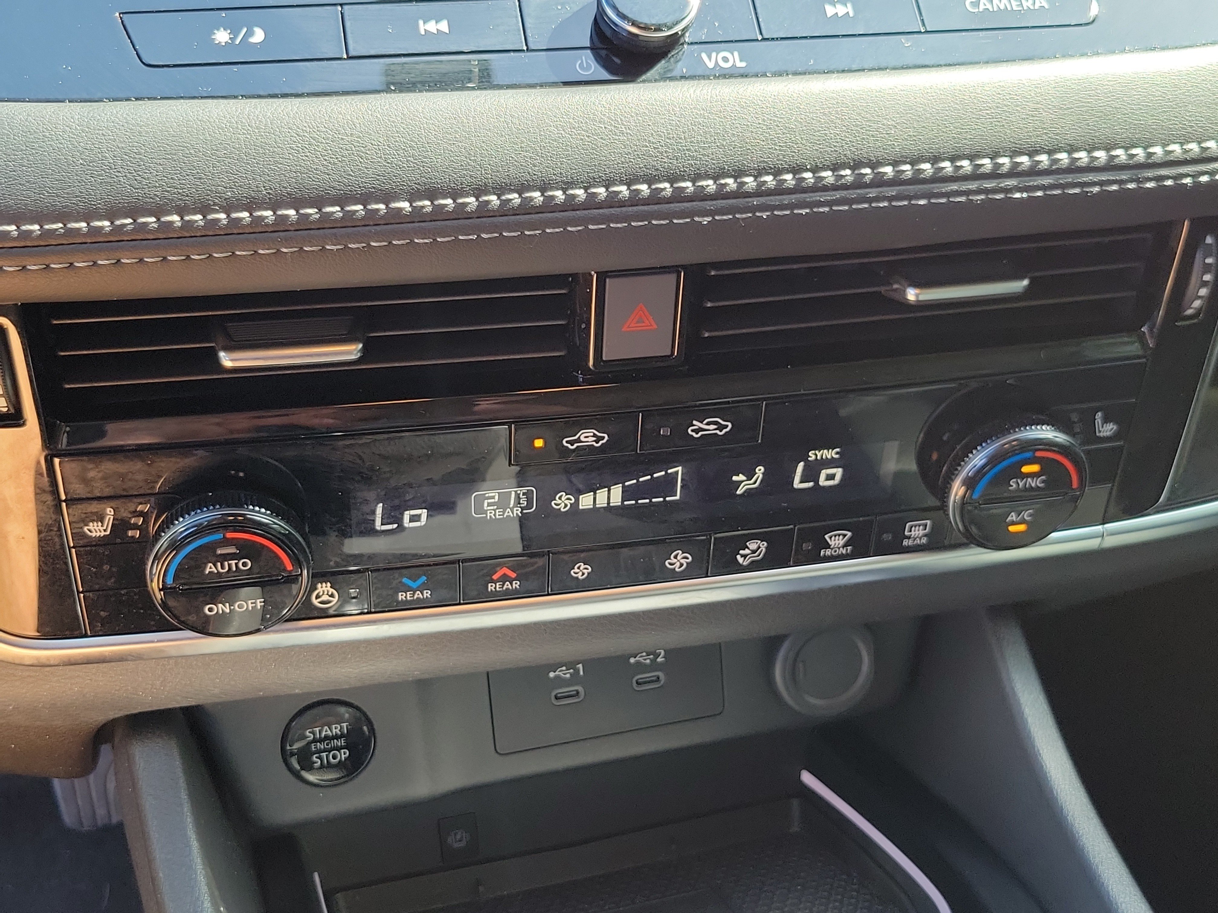 Used 2024 Nissan Rogue SL w/ SL Premium Package FWD image 15