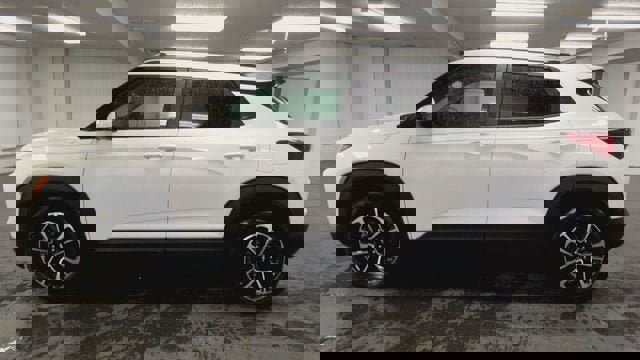 Used 2024 Chevrolet TrailBlazer LT w/ LT Cold Weather Package image 5