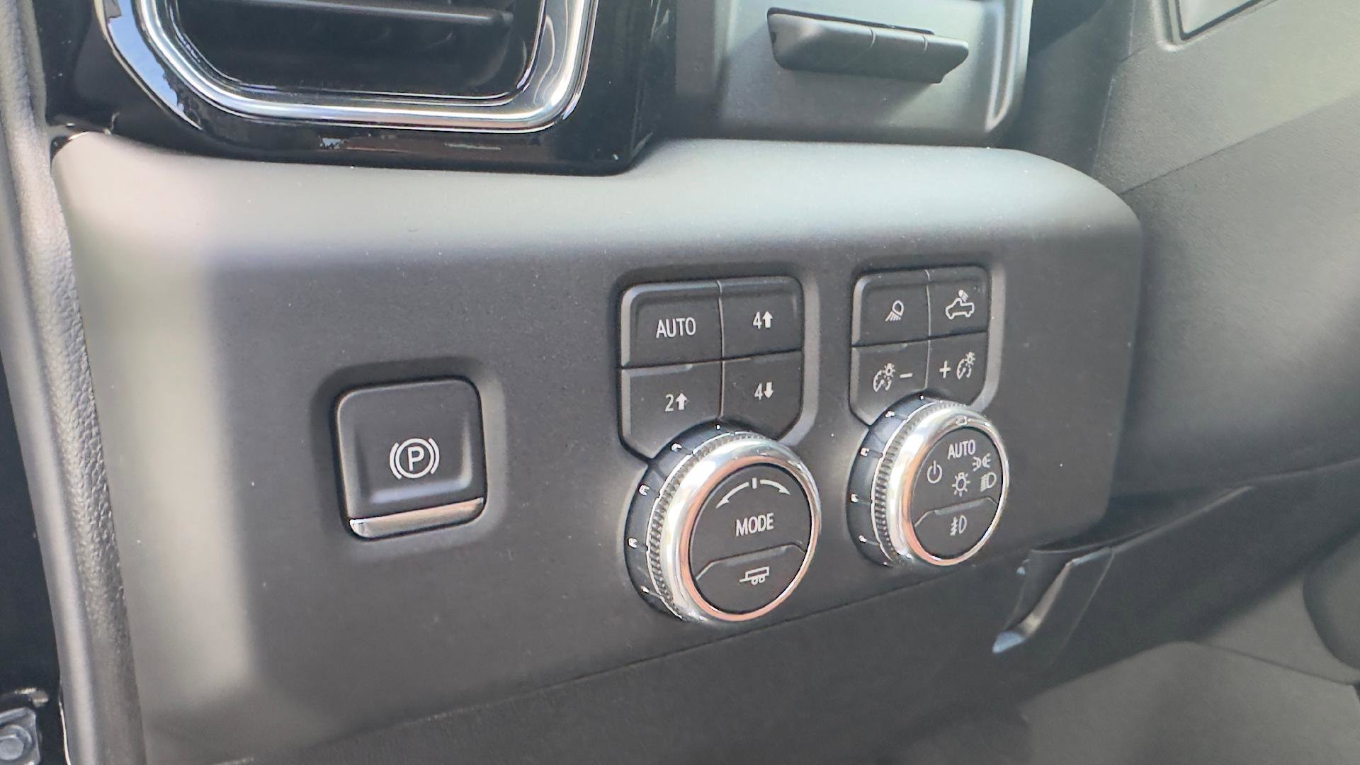 New 2026 GMC Sierra 3500 Denali Ultimate image 17