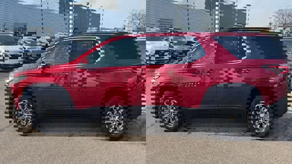 Used 2024 Chevrolet Traverse LT image 5