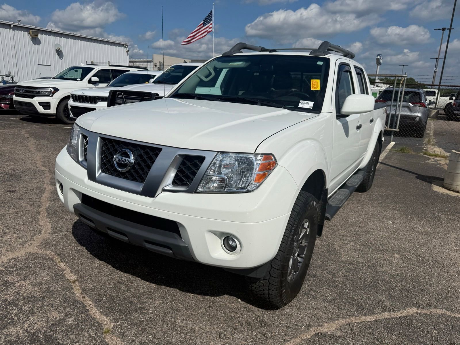 Used 2020 Nissan Frontier PRO-4X w/ Pro-4x Utility Package AWD/4WD image 3