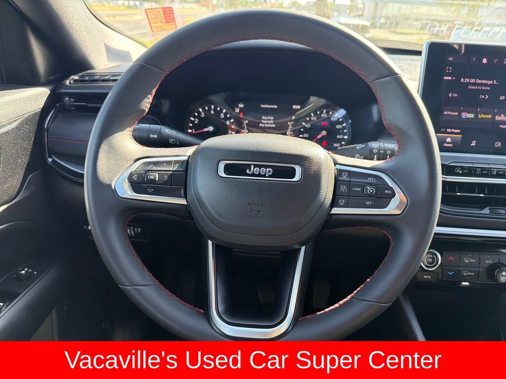 Used 2025 Jeep Compass Trailhawk AWD/4WD image 14