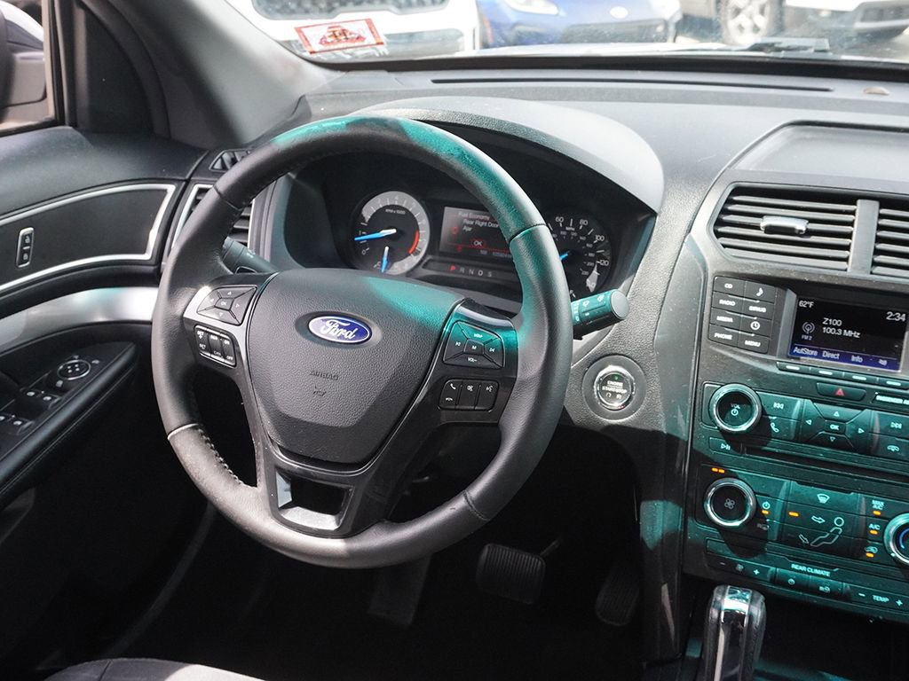 Used 2016 Ford Explorer XLT AWD/4WD image 30