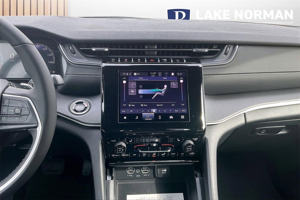 New 2025 Jeep Grand Cherokee L Laredo w/ Luxury Tech Group I image 12