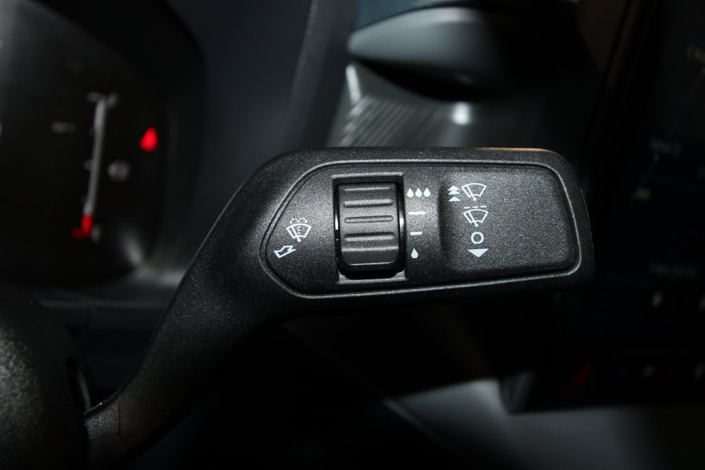 Used 2025 Ford Maverick Lobo AWD/4WD image 12